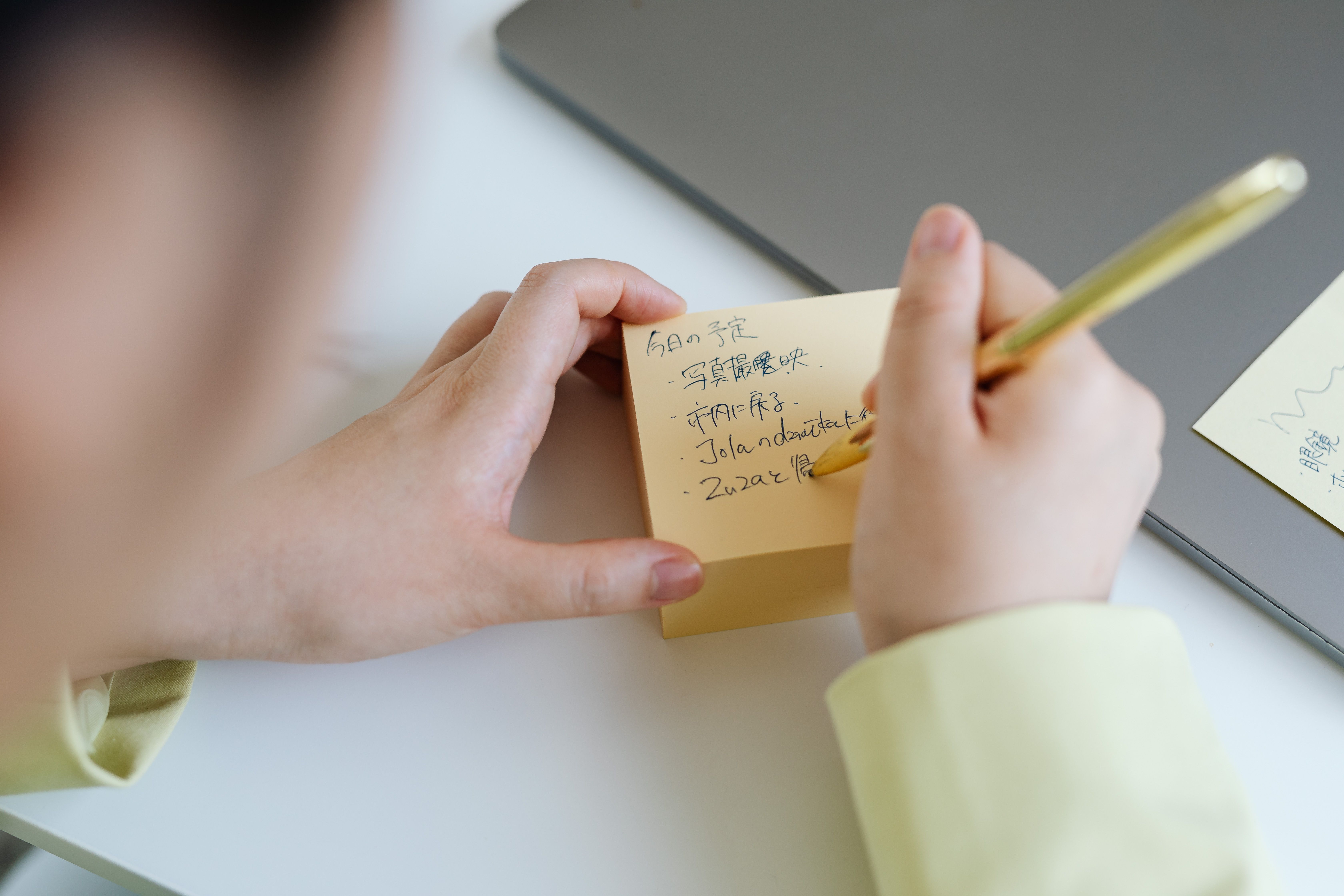 Comment utiliser l'IA pour créer des notes internes à partir de conversations de tickets de support