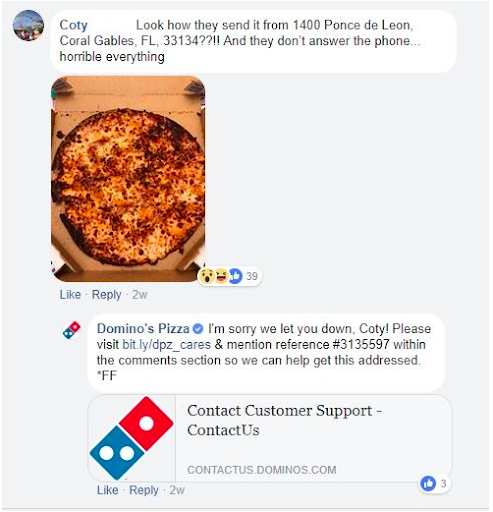Domino's réagissant dans les commentaires Facebook