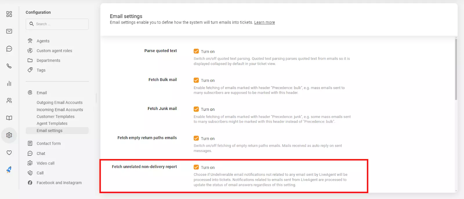 Paramètres d'email dans LiveAgent montrant l'option ' récupérer le rapport de non-livraison non lié '